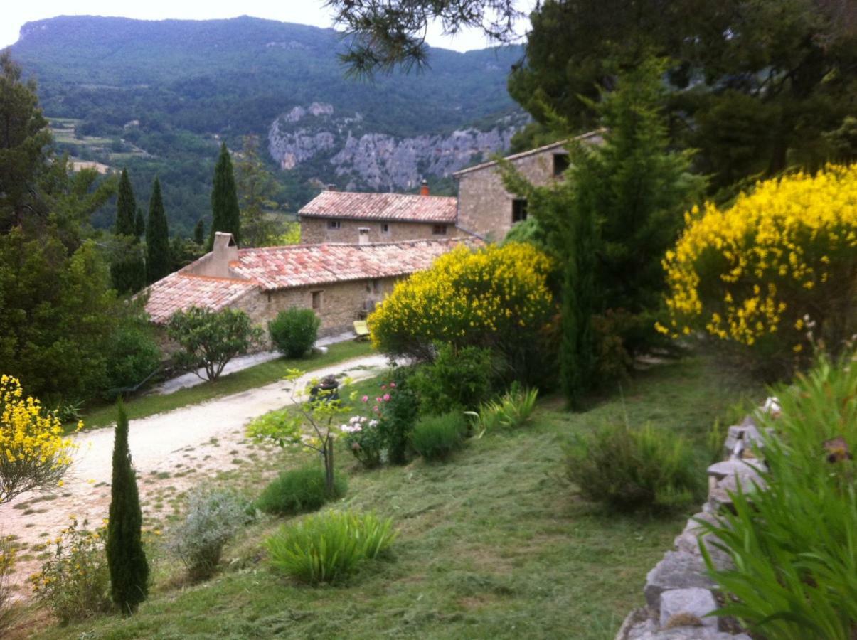Bed and Breakfast Le Degoutaud Le Barroux Exterior foto